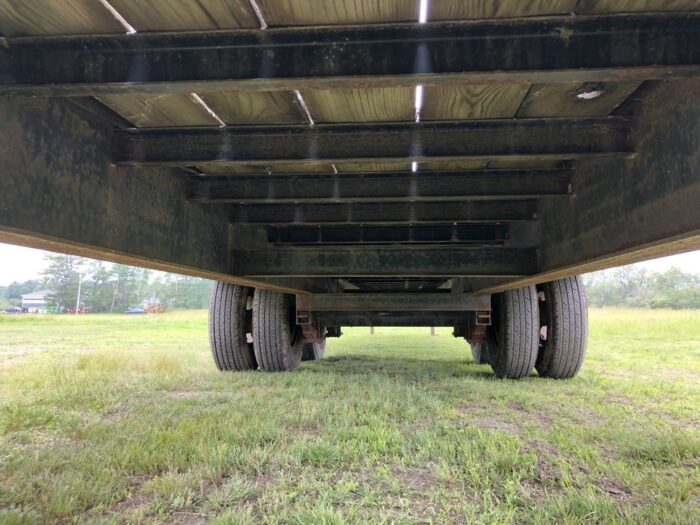 2002 Kaufman Trailers 101X40 Gooseneck Equipment Trailer w/Toolbox - Image 2
