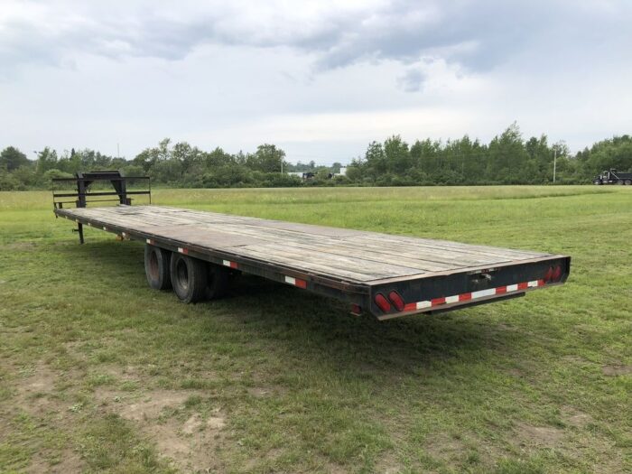 2002 Kaufman Trailers 101X40 Gooseneck Equipment Trailer w/Toolbox - Image 7